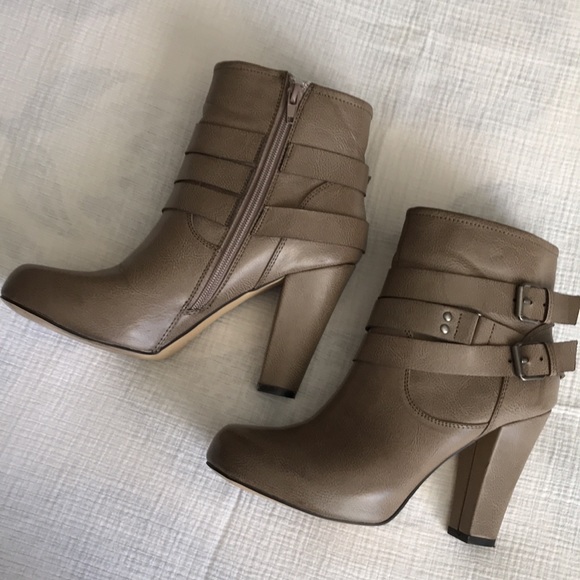 Madden Girl Boots - Picture 7 of 9